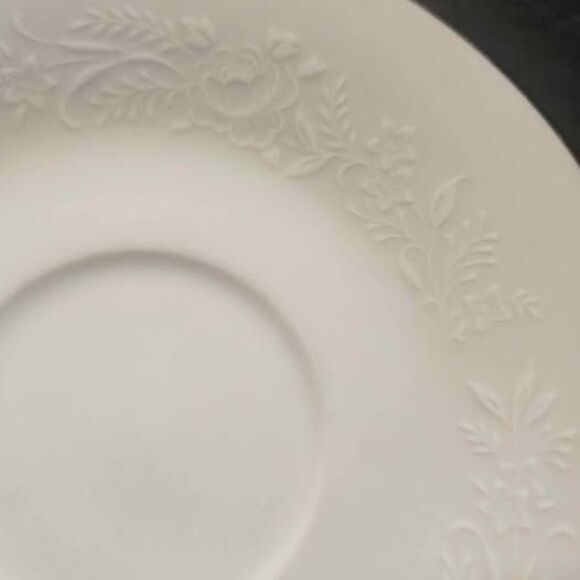 Noritake Saucer Reina 6450Q 6" Plate White With Silver Edge - Picture 2 of 5